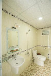 Phòng Deluxe Giường Đôi/2 Giường Đơn Có Ban Công (Deluxe Double or Twin Room with Balcony)