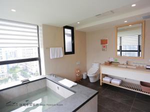Phòng Suite Hướng phố (Suite City View)