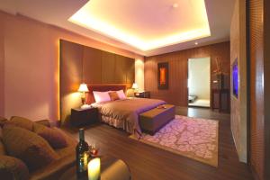 Phòng Deluxe Giường đôi (Deluxe Double Bed)