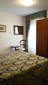 Double or Twin Room with Shared Bathroom room in Albergo Casa Peron