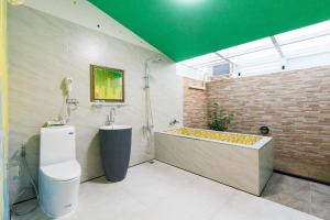 Biệt Thự Có Hồ Bơi Riêng (Villa with Private Pool)