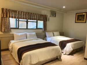 Phòng Tiêu Chuẩn 4 Người (Standard Quadruple Room)
