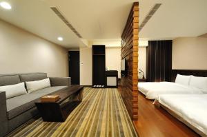 Phòng Deluxe 4 người (Deluxe Quadruple Room)