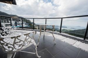 Phòng Deluxe Giường Đôi Có Ban Công (Deluxe Double Room with Balcony)