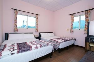 Phòng 4 người Nhìn ra cảnh Núi non (Quadruple Room with Mountain View)