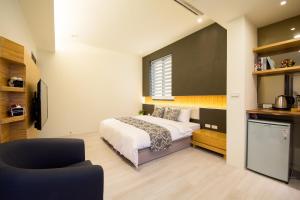 Phòng Deluxe Giường Đôi Có Vòi Sen (Deluxe Double Room with Shower)