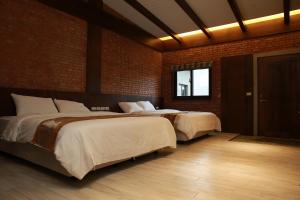 Phòng 4 Người Có Bồn Tắm (Quadruple Room with Bath)