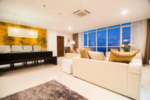 4-Bedroom Apartment with Sea View room in Platinum One Suites