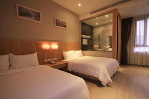 Phòng Tiêu chuẩn 4 người (Standard Quadruple Room)