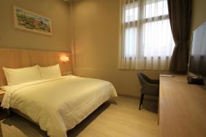 Phòng Standard giường đôi (Standard Double Room)