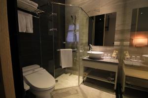 Phòng Standard giường đôi (Standard Double Room)