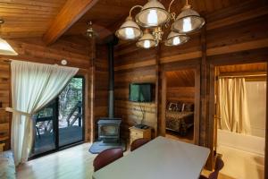 One-Bedroom Cabin room in Lake Texoma Camping Resort Cabin 17