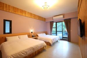 Phòng 4 Người Có Ban Công (Quadruple Room with Balcony)