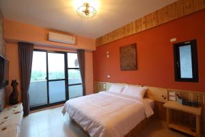 Phòng Deluxe Giường Đôi Có Ban Công (Deluxe Double Room with Balcony)