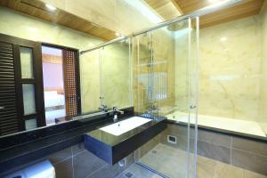 Phòng 4 Người Có Ban Công (Quadruple Room with Balcony)