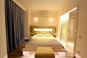 Standard Triple Room room in Nur Hotel