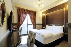 Phòng Giường Đôi Có Ban Công (Double Room with Balcony)