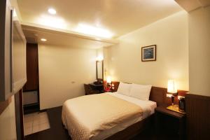 Phòng Deluxe Giường Đôi Có Vòi Sen (Deluxe Double Room with Shower)