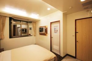 Phòng Deluxe Giường Đôi Có Vòi Sen (Deluxe Double Room with Shower)