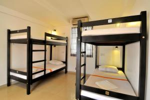 Bed in 4-Bed Mixed Dormitory Room with 10% Discount on Laundry room in Clock Inn Colombo