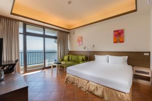 Phòng Tiêu chuẩn Giường Đôi Nhìn ra Biển (Standard Double Room with Sea View)