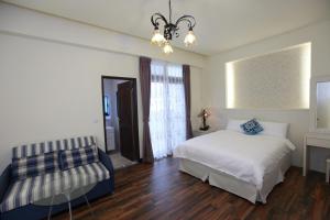 Phòng Giường Đôi Có Ban Công (Double Room with Balcony)