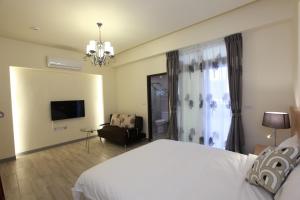 Phòng Giường Đôi Có Ban Công (Double Room with Balcony)