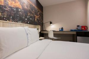 Phòng giường đôi thuận tiện cho người khuyết tật (Accessible Double Bed)