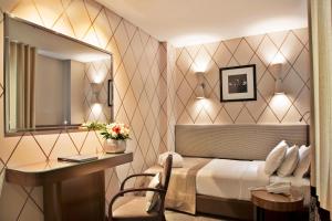 Single Room room in Lisboa Carmo Hotel