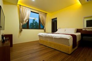 Phòng hướng núi có giường King (Mountain View King)
