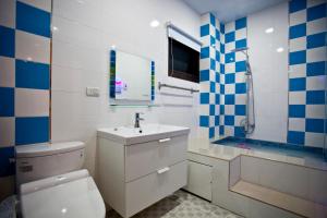 Phòng Hai Giường Đơn có Phòng Tắm (Twin Room with Bathroom)