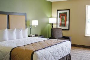Studio with 1 King Bed - Non-Smoking room in Extended Stay America Suites - Houston - Galleria - Uptown