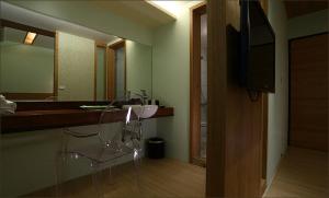 Phòng Giường Đôi Có Phòng Tắm Riêng (Double Room with Private Bathroom)