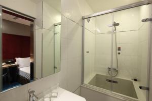 Phòng giá rẻ 1 người không có cửa sổ (Budget Single Room without Window)