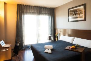 Double or Twin Room room in täCH Madrid Airport