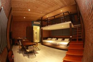 Phòng Gia Đình Có Phòng Tắm (Family Room with Bathroom)