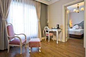 Junior Suite room in Villa Blanche Hotel & Garden Pool and Spa