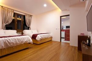 Phòng hướng núi có 2 giường Queen (2 Queen Bed Mountain View)
