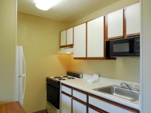 Double Studio with Two Double Beds - Non-Smoking room in Extended Stay America Suites - Fort Lauderdale - Cypress Creek - NW 6th Way
