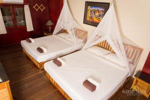 Phòng Deluxe Đôi Với 2 Giường Đôi (Deluxe Double Room with Two Double Beds)
