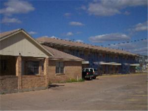 Somerville Inn and Suites - image 2