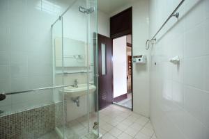 Phòng Tiêu Chuẩn 4 Người (Standard Quadruple Room)