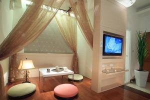Phòng 4 Người Có Bồn Tắm (Quadruple Room with Bath)