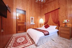 Phòng Giường Đôi Nhìn Ra Núi (Double Room with Mountain View)