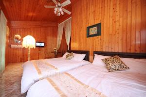 Phòng 4 người Nhìn ra cảnh Núi non (Quadruple Room with Mountain View)