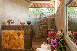 Phòng Giường Đôi Lớn Cao Cấp có Ban Công (Superior Queen Room with Balcony)