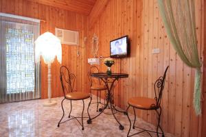 Phòng 4 người Nhìn ra cảnh Núi non (Quadruple Room with Mountain View)