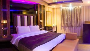 Phòng Tiêu Chuẩn Giường Đôi Lớn (Standard Queen Room)
