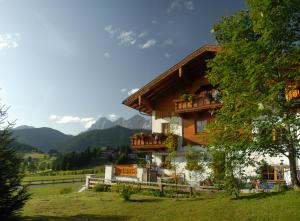 Landhaus Kirchgasser Ramsau Am Dachstein Austria J2ski
