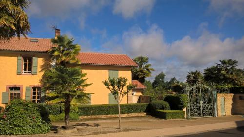 Cote jardin in Villeneuve-de-Marsan Cote jardin in Villeneuve-de-Marsan